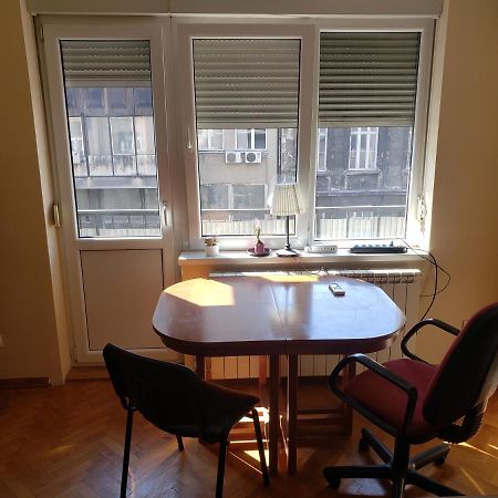 Private Cozy Room 2 With Shared Kitchen In Appartment เบลเกรด ภายนอก รูปภาพ