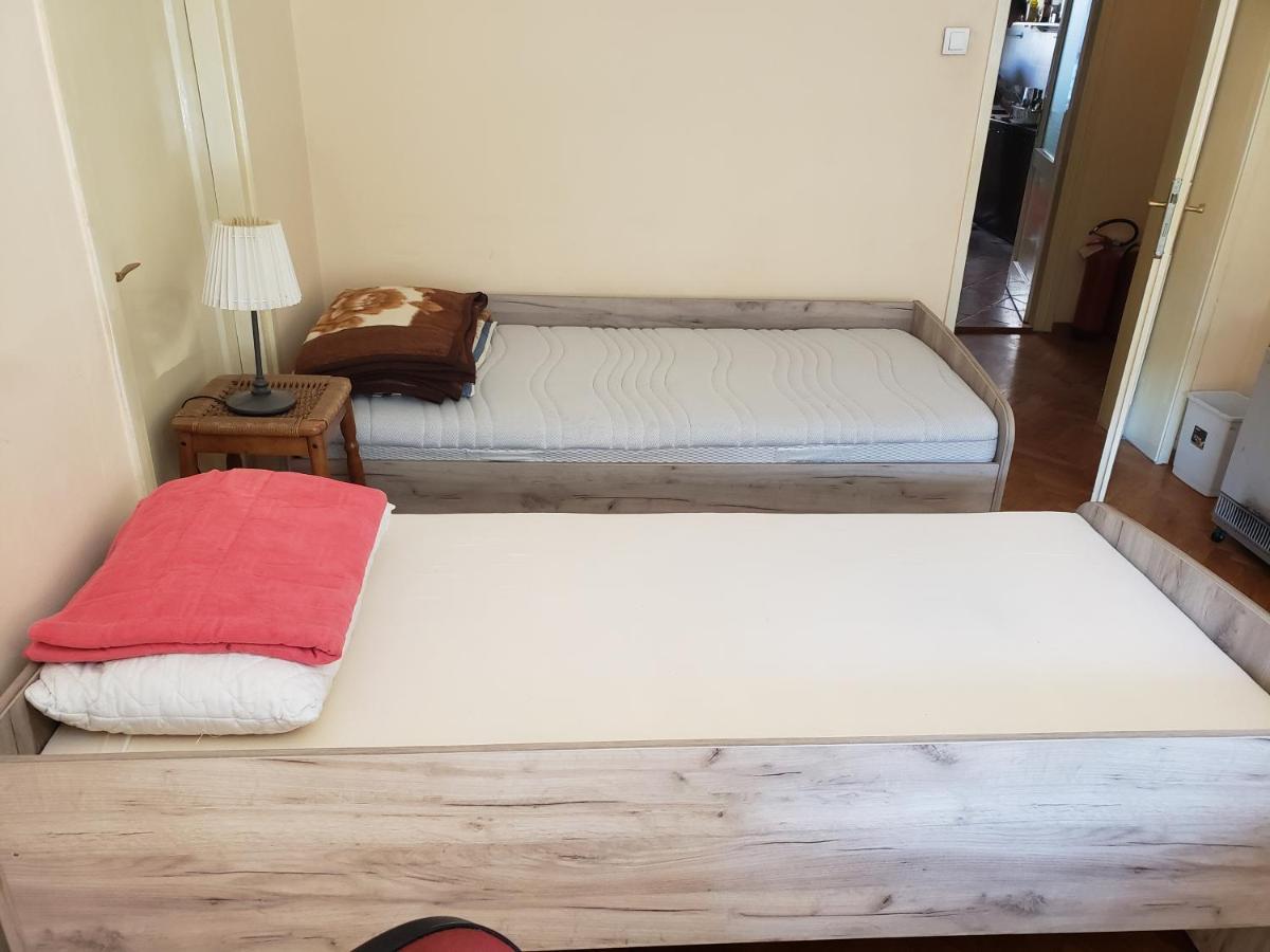 Private Cozy Room 2 With Shared Kitchen In Appartment เบลเกรด ภายนอก รูปภาพ