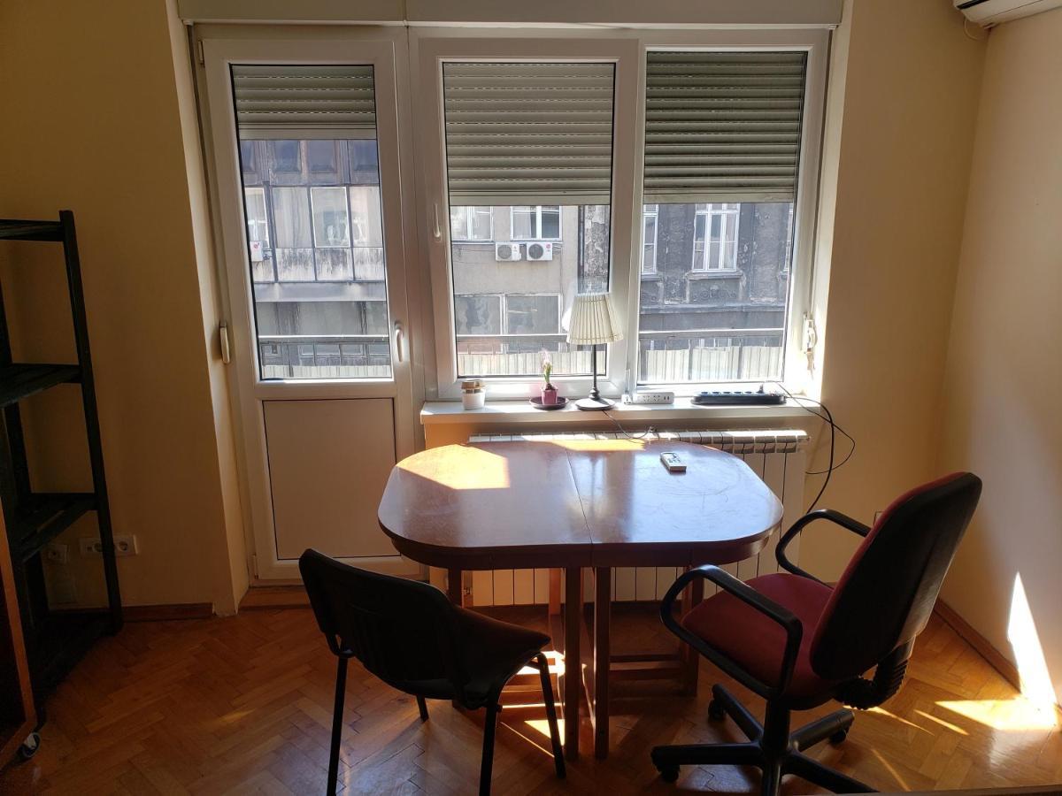 Private Cozy Room 2 With Shared Kitchen In Appartment เบลเกรด ภายนอก รูปภาพ