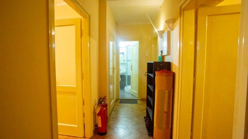 Private Cozy Room 2 With Shared Kitchen In Appartment เบลเกรด ภายนอก รูปภาพ